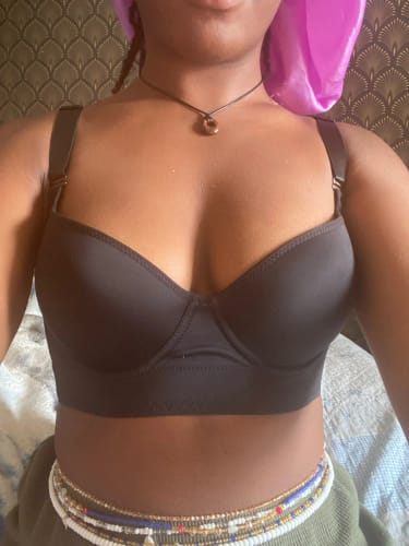Customer wearing Shapeey bra 2