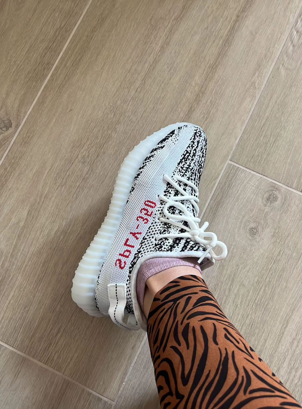 ua yeezy boost 350 v2 zebra