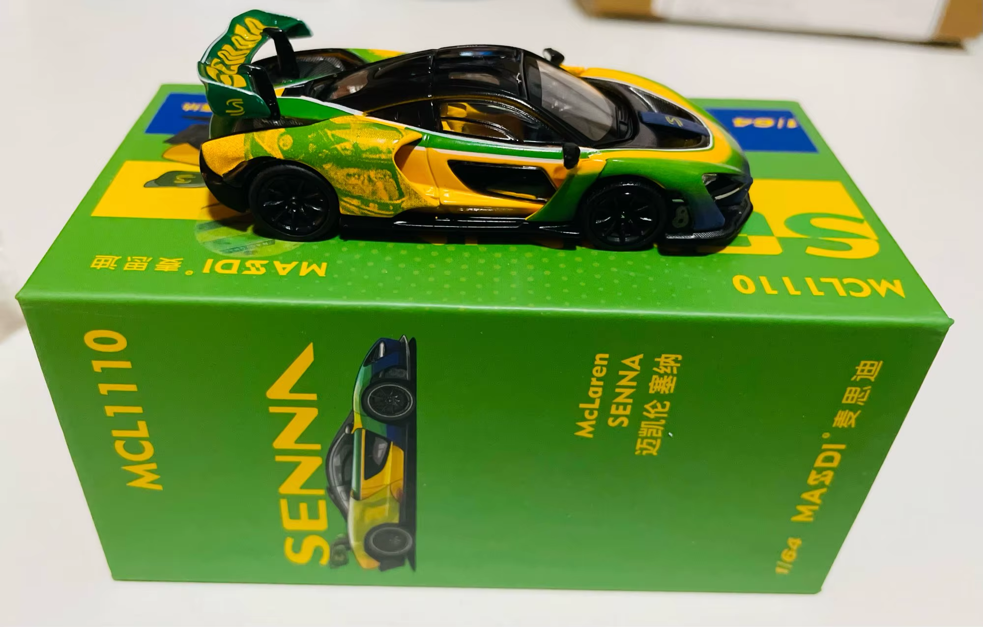 2024) Miniatura McLaren Senna Sempre 1:64